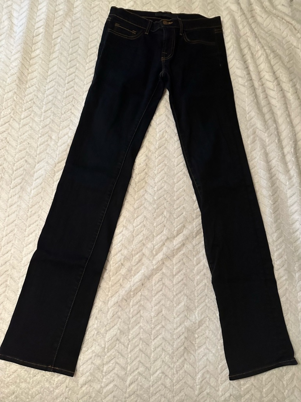 J Brand Woman’s Dark Indigo Slim straight fit Jeans size 26